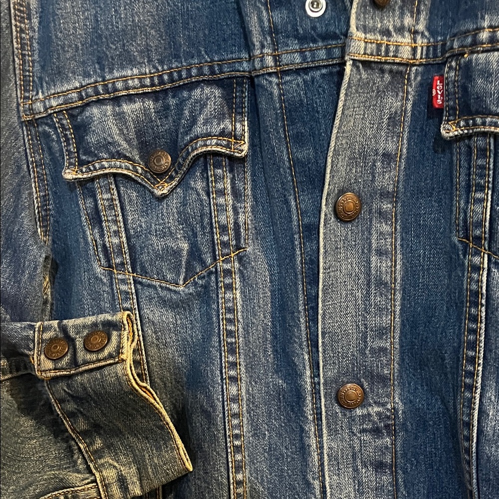 Levi's Vintage Classic Blue Denim Jacket for Men - Picture 4 of 4